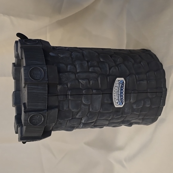 SKYLANDERS Spyros Adventure Castle  & 7 Skylanders includes 3DS Portal of Power - Picture 2 of 16